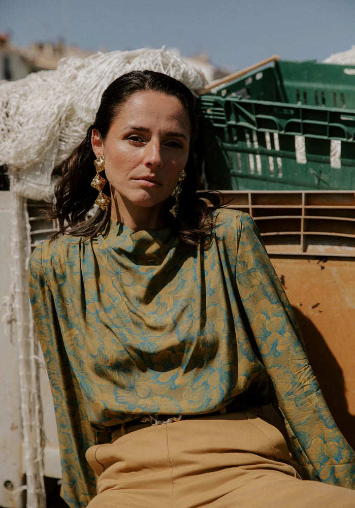 
                  
                    Load image into Gallery viewer, Pattern Blouse TEMPÊTE
                  
                