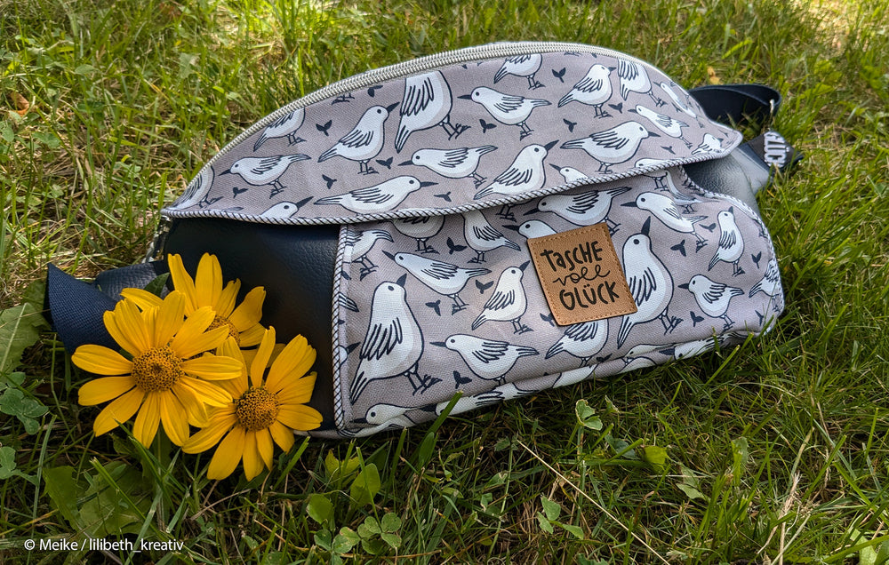
                  
                    Load image into Gallery viewer, Cotton Canvas Garden Birds Grey
                  
                