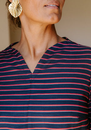 
                  
                    Load image into Gallery viewer, Pattern Blouse VOLATA
                  
                