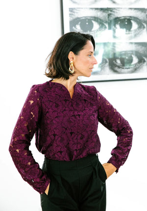
                  
                    Load image into Gallery viewer, Pattern Blouse VOLATA
                  
                