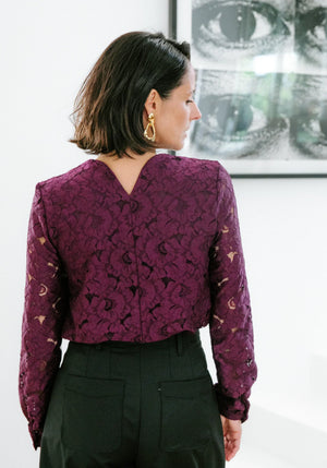 
                  
                    Load image into Gallery viewer, Pattern Blouse VOLATA
                  
                