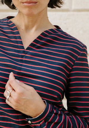 
                  
                    Load image into Gallery viewer, Pattern Blouse VOLATA
                  
                
