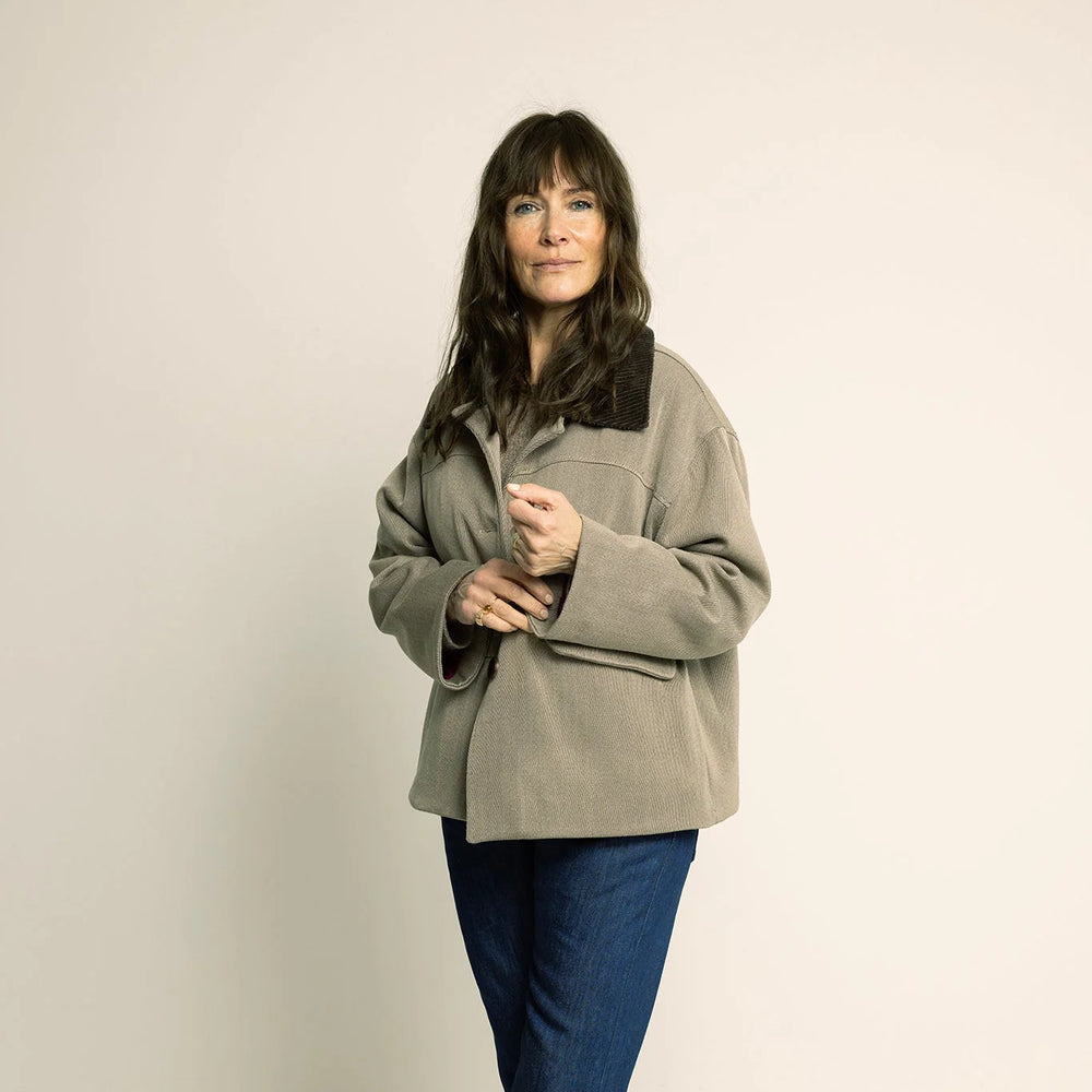 
                  
                    Load image into Gallery viewer, Pattern CAR Coat
                  
                